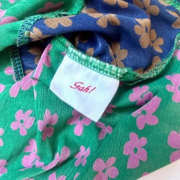 Lisa Says Gah for UO Angie Floral Colorblock Tee, Green Pink and Blue, Size XS - Picture 12 of 15